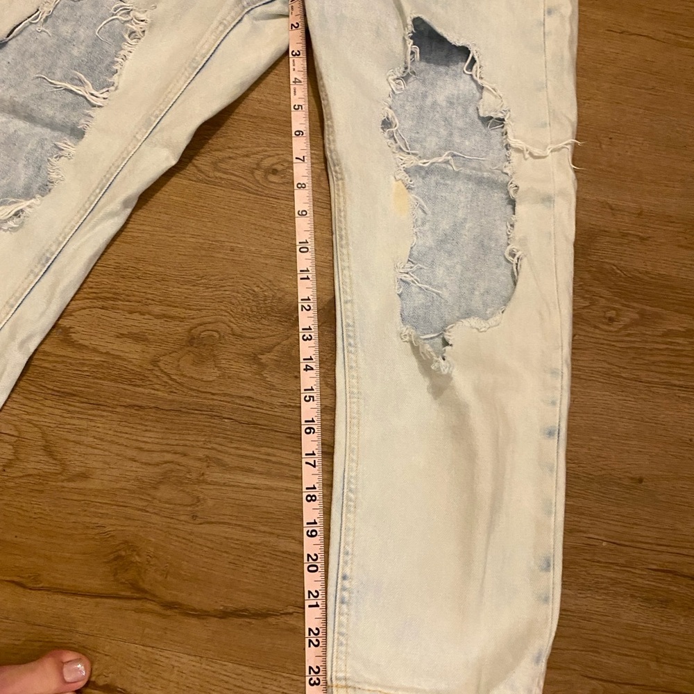 Distressed Denim Pants - Picture 14 of 15